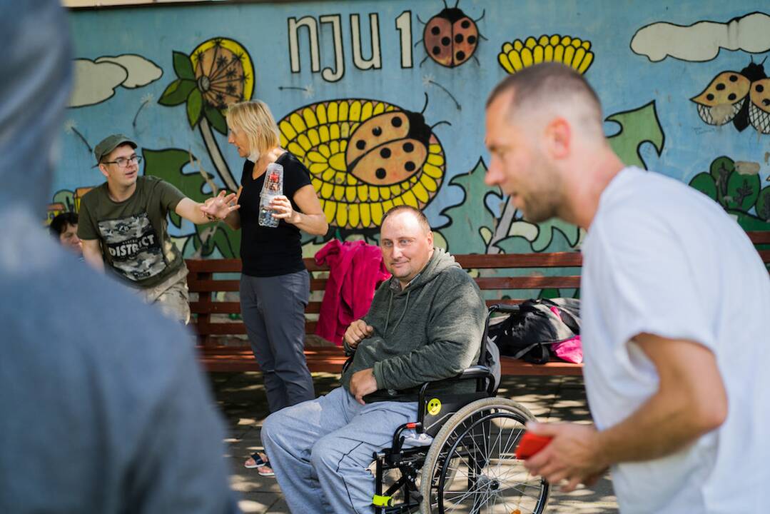 Laisvė: judesio laboratorijose negalių turintys žmonės buvo skatinami atsikratyti šokio baimės ir improvizacuoti pagal savo galimybes.