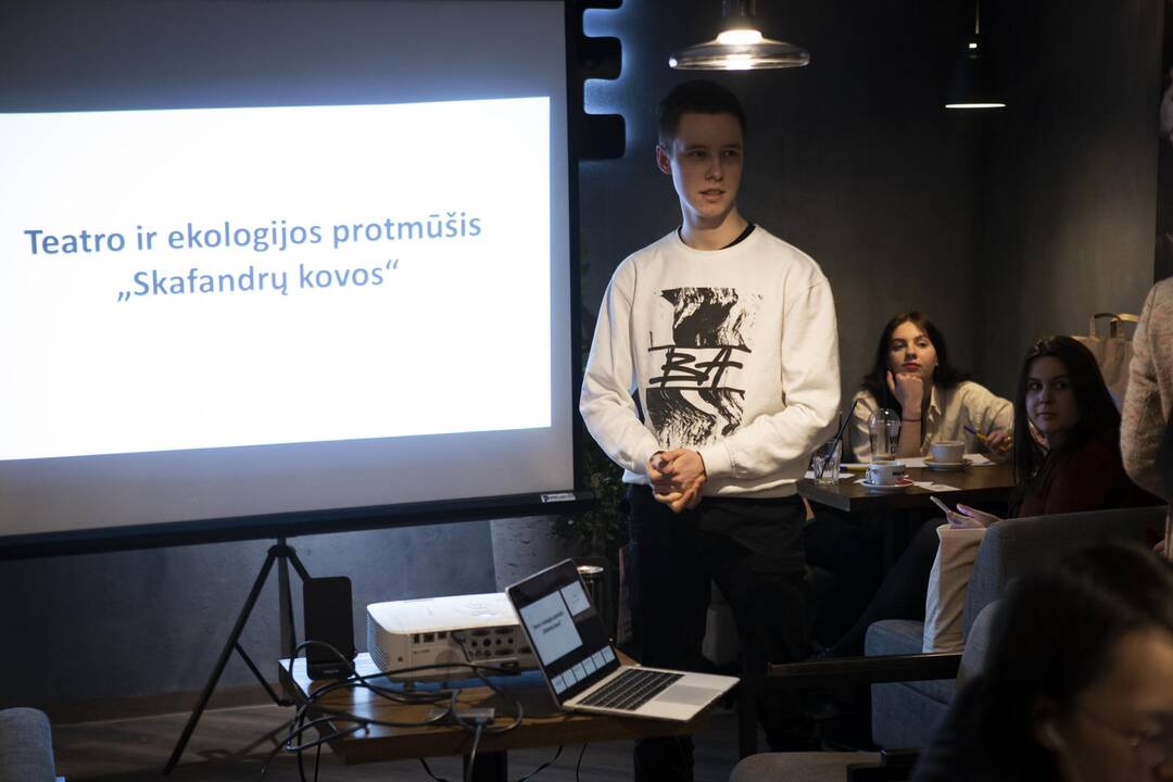 Festivalis „Nerk į teatrą“