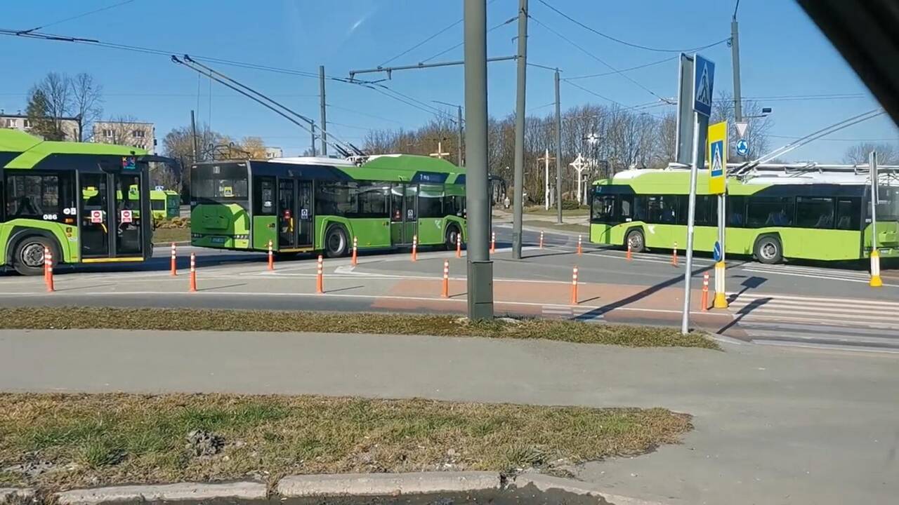 Šešto forto žiedinėje sankryžoje – troleibusų spūstis: nepajudėjo beveik dvi valandas