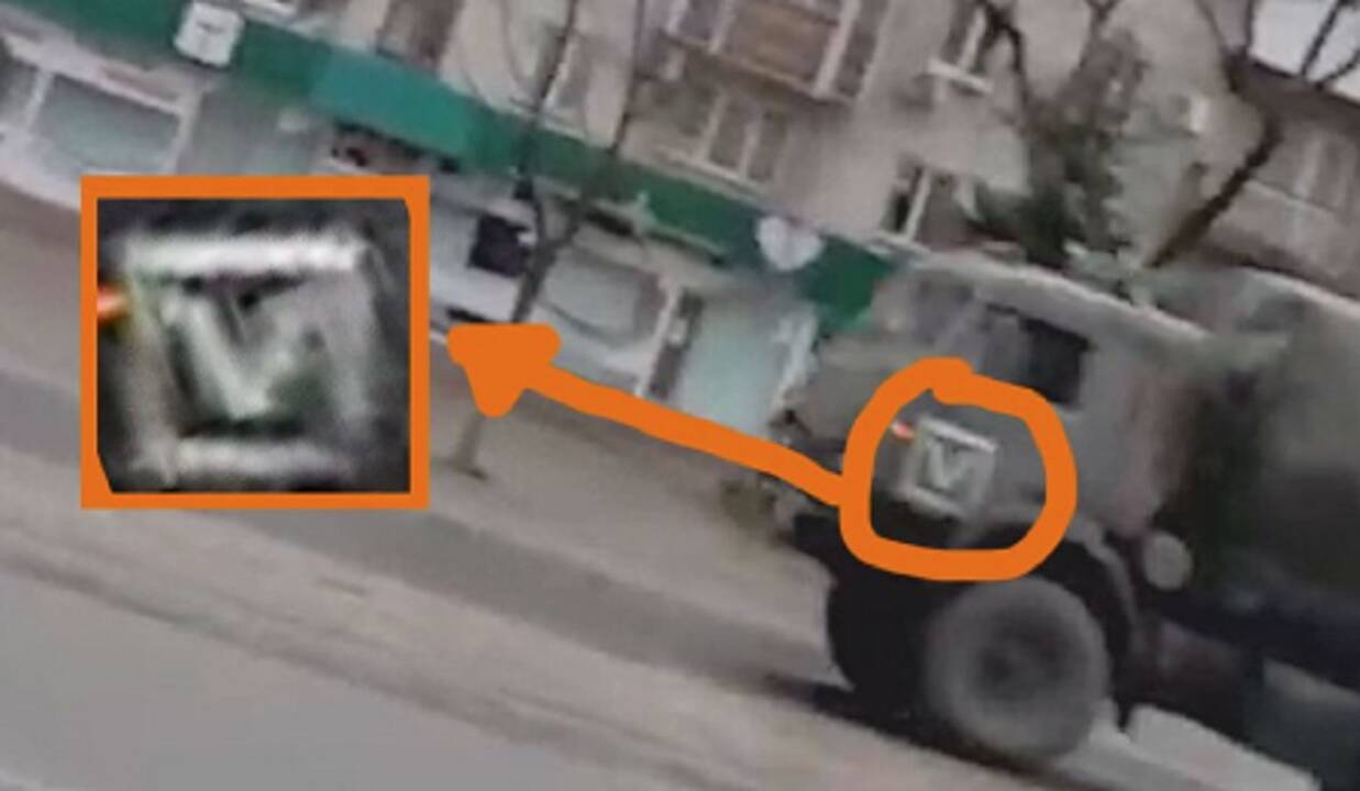 Ant rusų karių technikos Ukrainoje – nauji paslaptingi ženklai