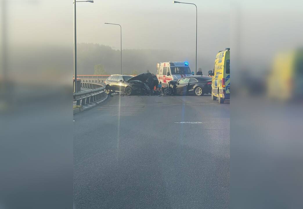 Alytuje – susidūrimas: sužeistas BMW vairuotojas