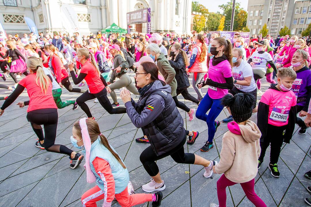 Rožinio kaspino bėgimas „Pink Run su BENU 2021“