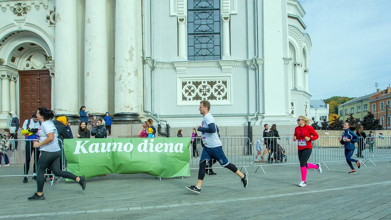Rožinio kaspino bėgimas „Pink Run su BENU 2021“