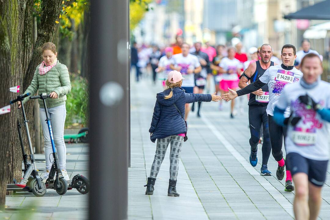 Rožinio kaspino bėgimas „Pink Run su BENU 2021“