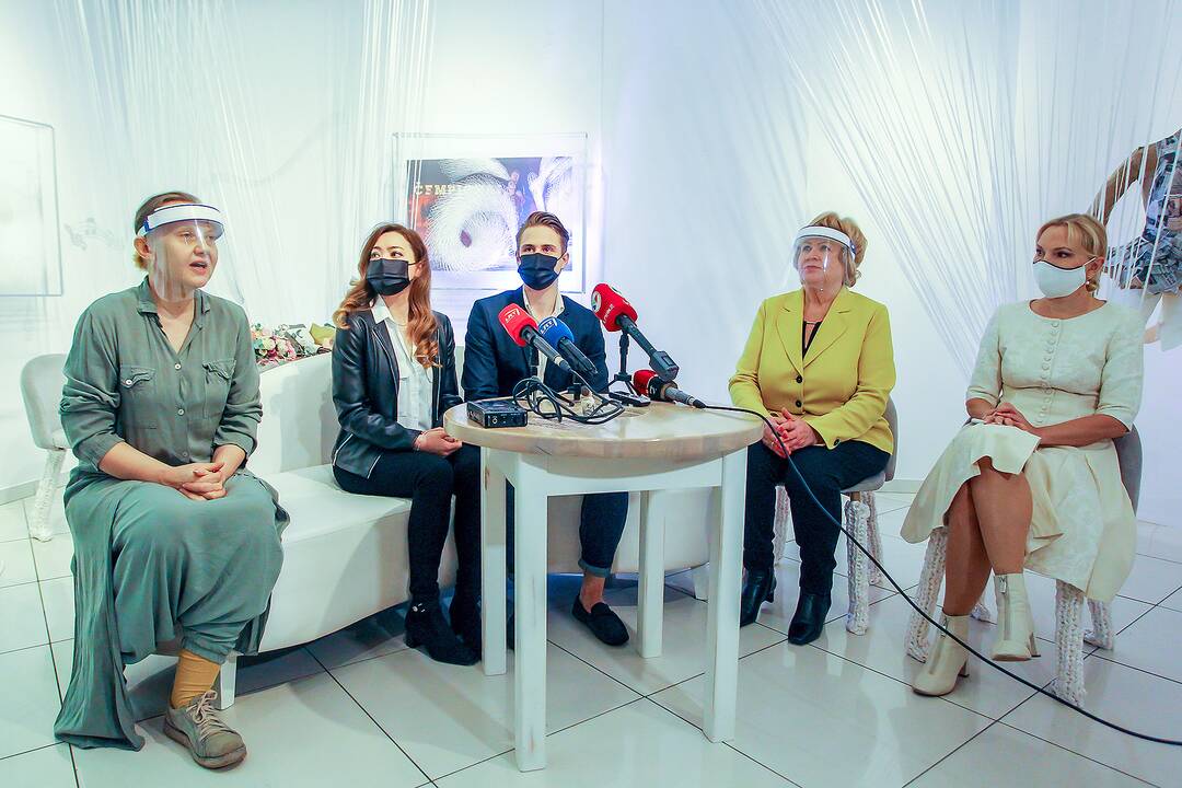 Čiuožėjų paroda ir spaudos konferencija galerijoje „Balta“