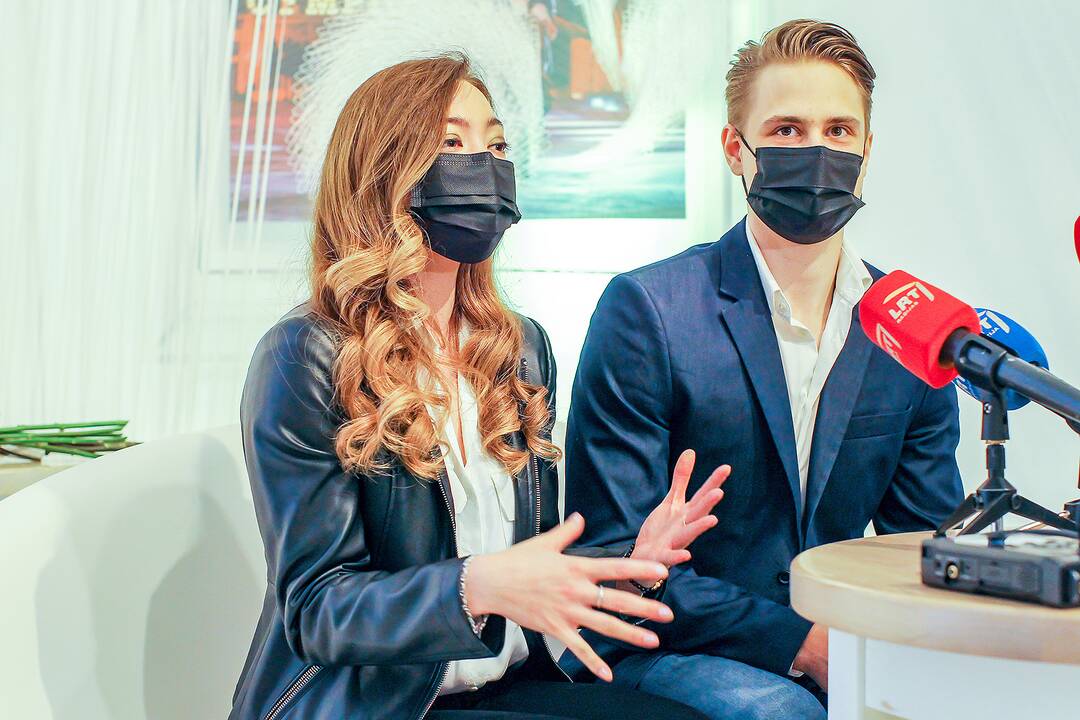 Čiuožėjų paroda ir spaudos konferencija galerijoje „Balta“