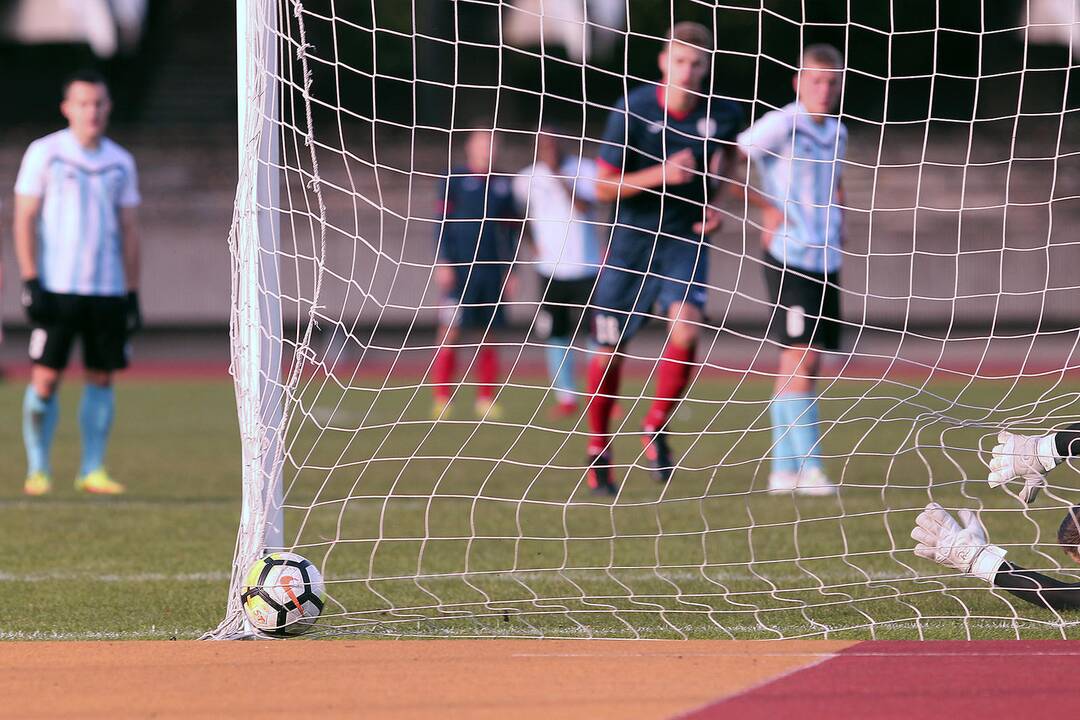 Ardomame stadione vis dar vyksta varžybos