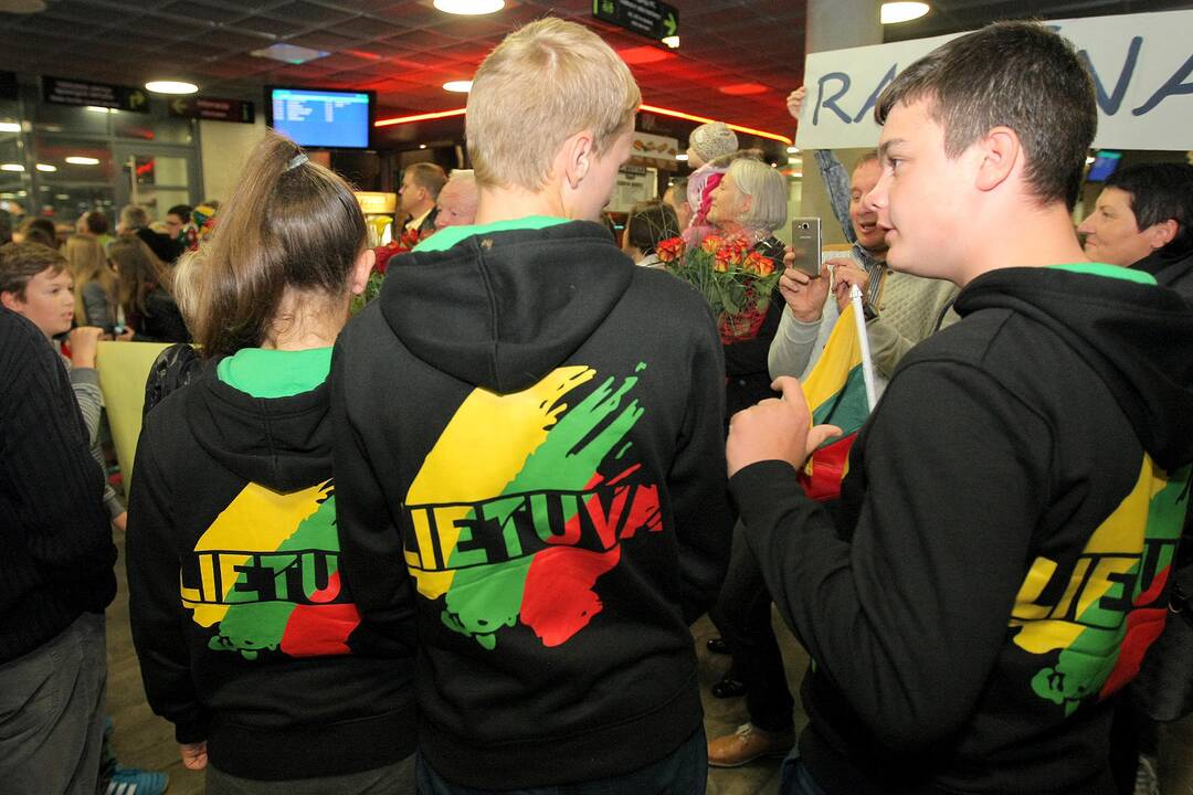 Pasaulio plento dviračių čempionate iškovojęs „bronzą“ Ramūnas Navardauskas iškilmingai pasitiktas Kauno oro uoste.