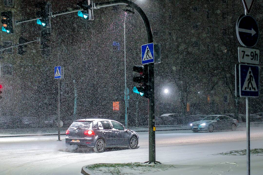 Pirmasis šios žiemos sniegas Kaune 