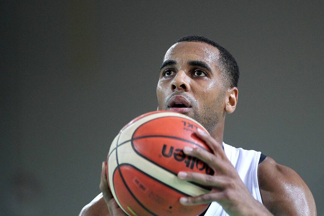 LKL: „Skycop“ – „Žalgiris“ 53:74