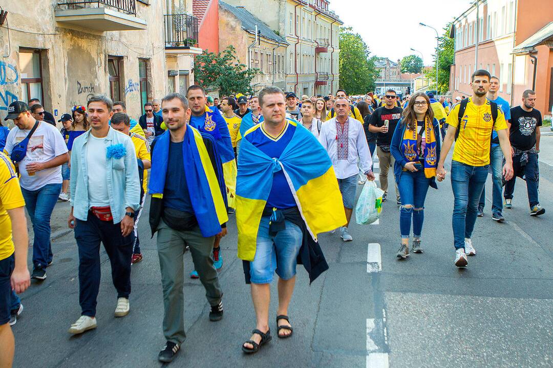 Vilnių užplūdo Ukrainos futbolo fanai