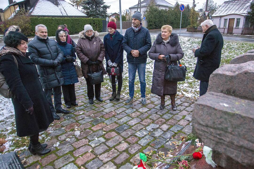 Pagarbos žvakutės – Lietuvos partizanams