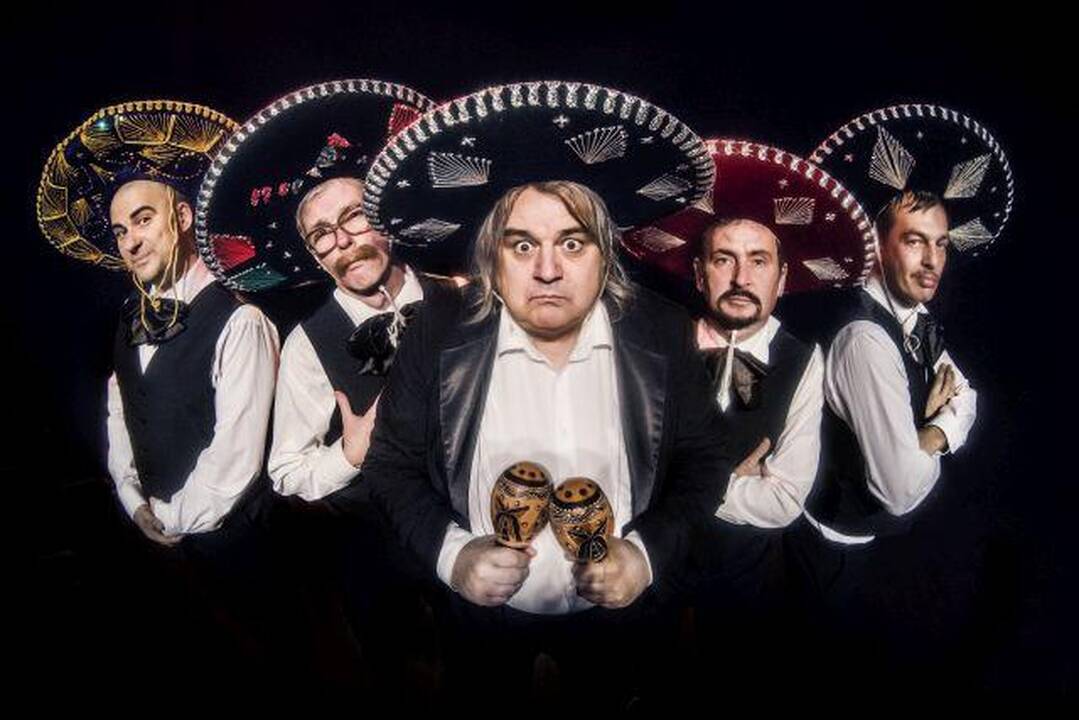 Keistuolių teatro Šv. Kormorano šešėlinio humoro klubo programa „Paskalos ir padavimai“ spindės humoru.