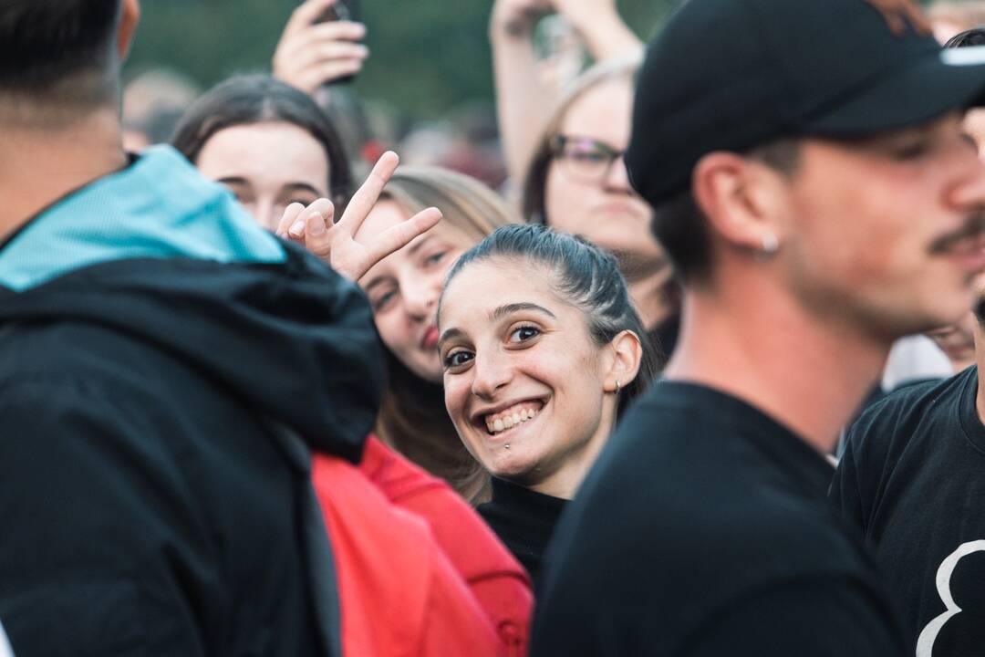 Nemuno saloje – grupės „8 kambarys“ ir OG Version koncertai