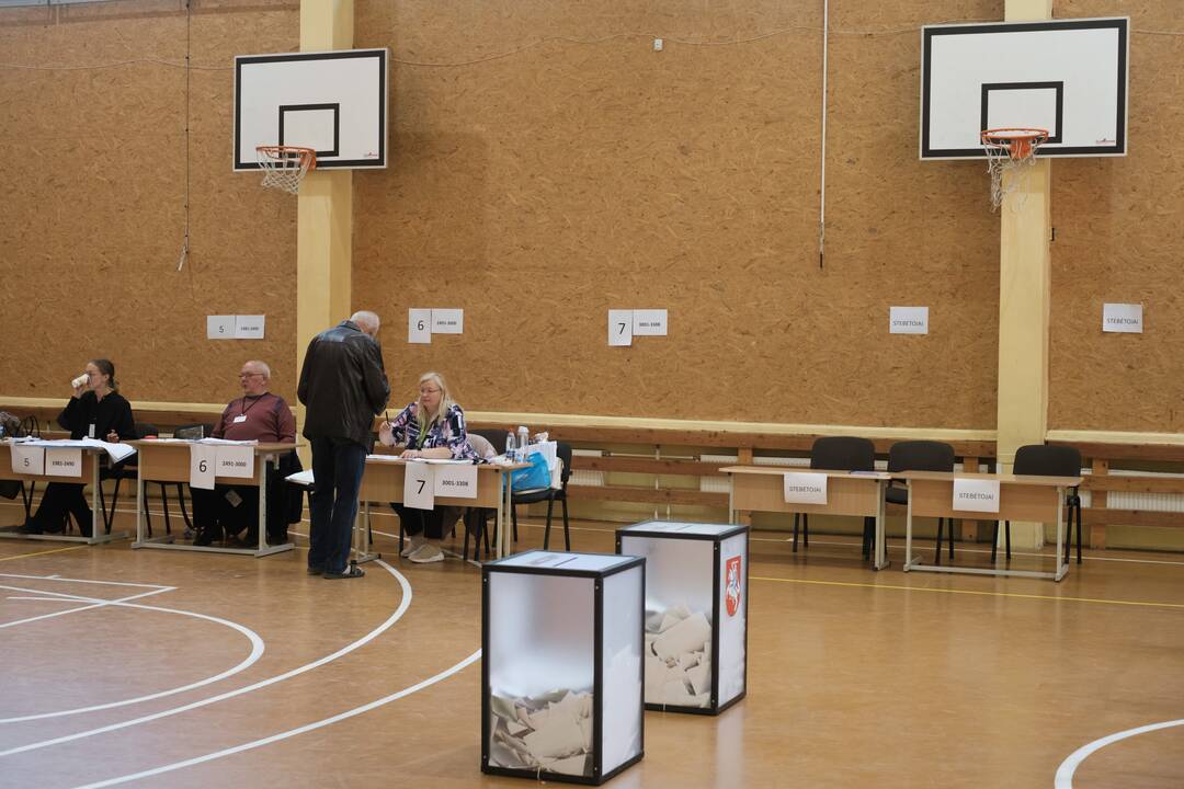 Kauniečiai balsuoja prezidento rinkimuose