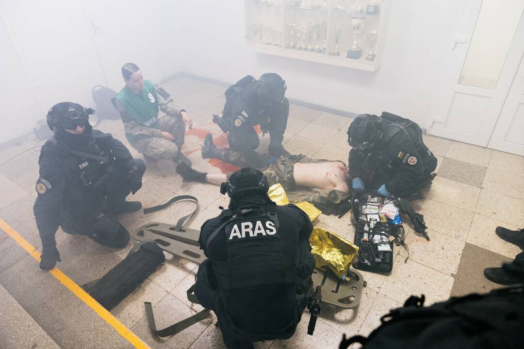 Ekstremalios situacijos pratybos licėjuje