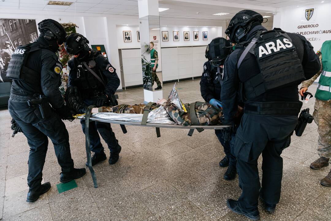 Ekstremalios situacijos pratybos licėjuje