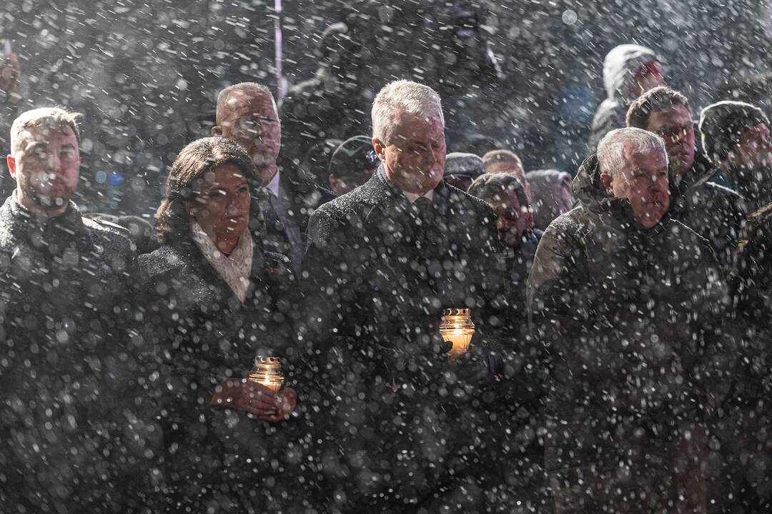 Atminimo laužų uždegimo ceremonija prie Vilniaus TV bokšto
