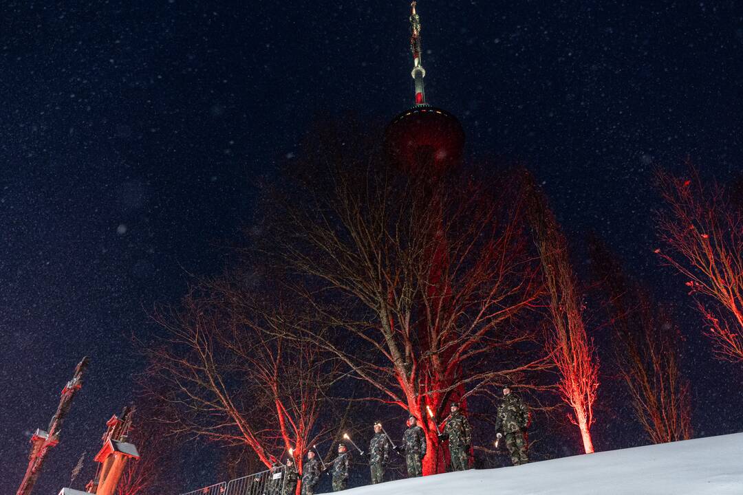 Atminimo laužų uždegimo ceremonija prie Vilniaus TV bokšto