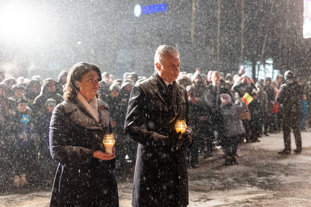 Atminimo laužų uždegimo ceremonija prie Vilniaus TV bokšto