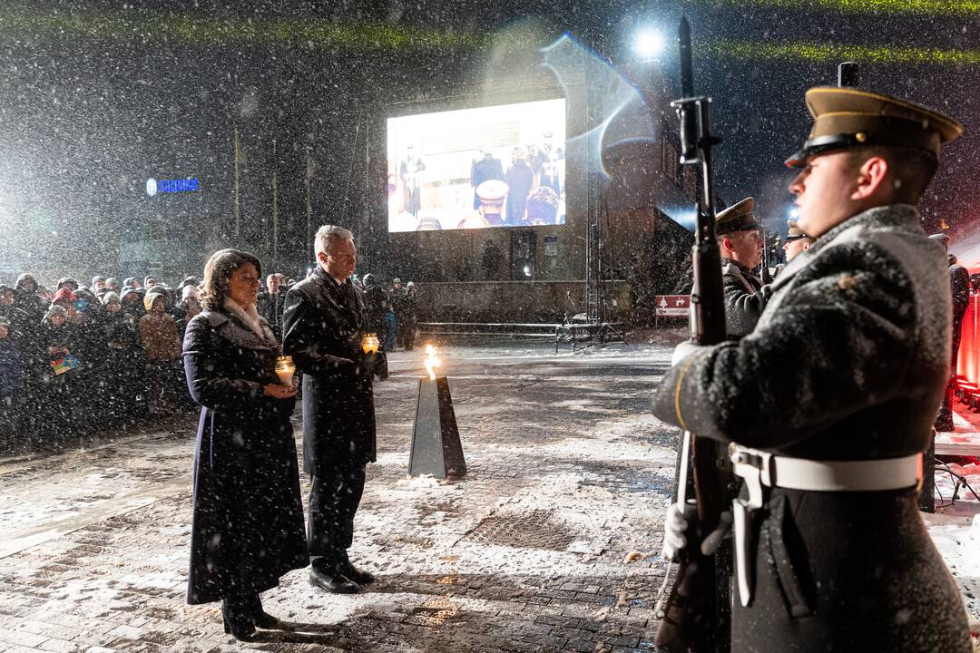 Atminimo laužų uždegimo ceremonija prie Vilniaus TV bokšto