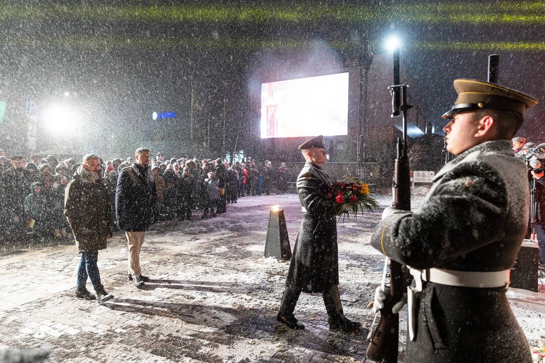 Atminimo laužų uždegimo ceremonija prie Vilniaus TV bokšto