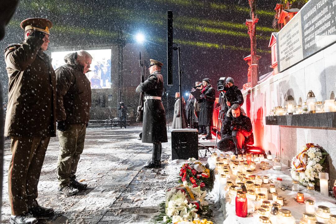 Atminimo laužų uždegimo ceremonija prie Vilniaus TV bokšto