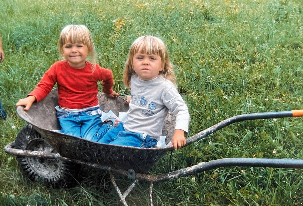 Skirtumai: dvynės Eva ir Ema teigia esančios labai skirtingos, tad dažniausiai žmonės galvoja, kad jos – tiesiog draugės. 