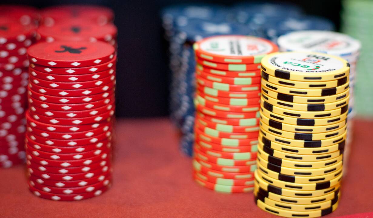 Teismas: „Amber Gaming“ pagrįstai skirta 15 tūkst. eurų bauda už ribotą lažybų pasiūlą