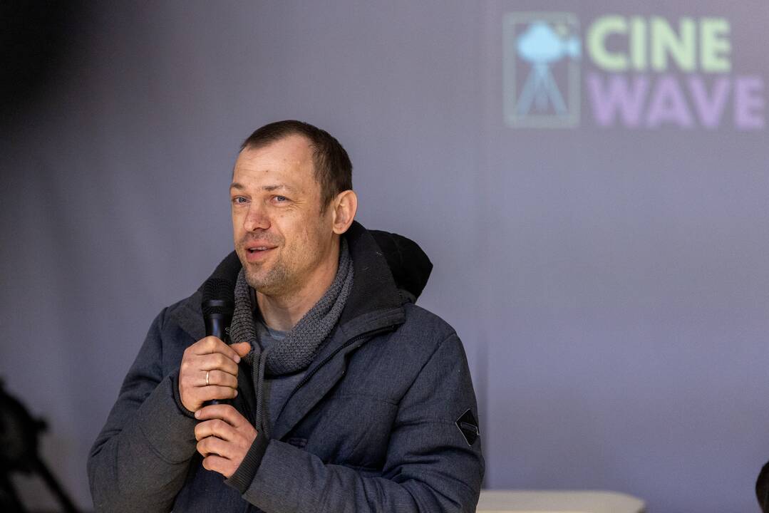  Privalumai: naujausia „Cinewave“ kino įranga galima nufilmuoti tiek reklaminę produkciją, tiek filmą.	