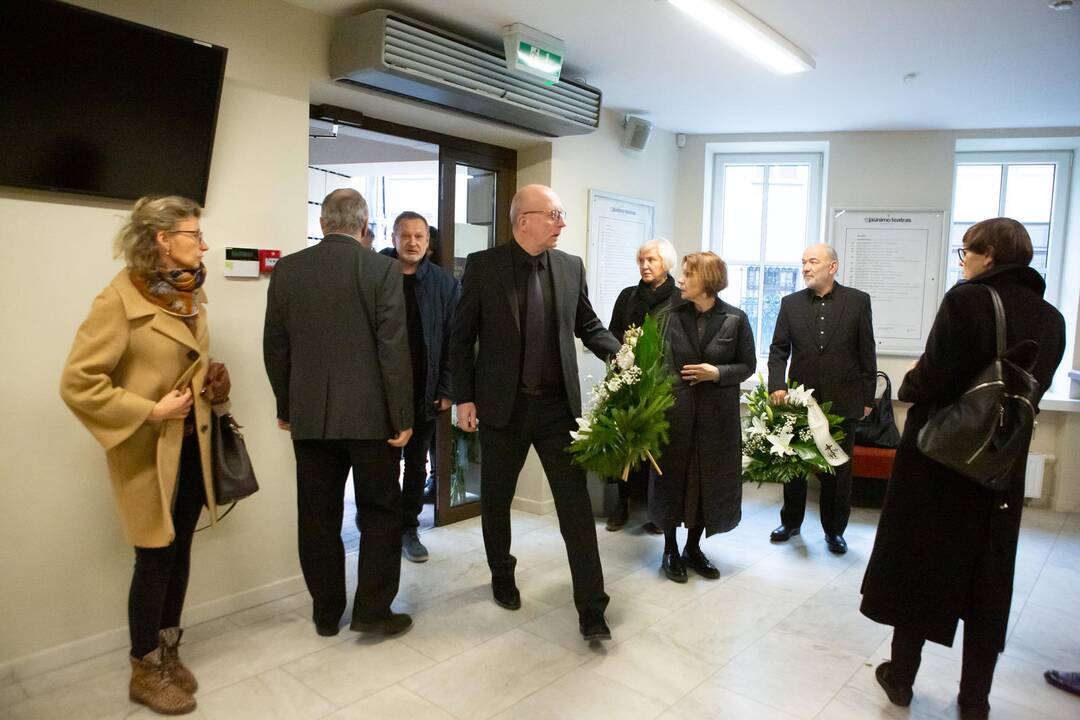 Atsisveikinimas su aktoriumi A. Storpirščiu