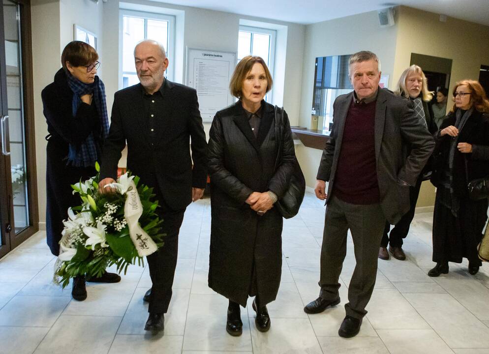 Atsisveikinimas su aktoriumi A. Storpirščiu