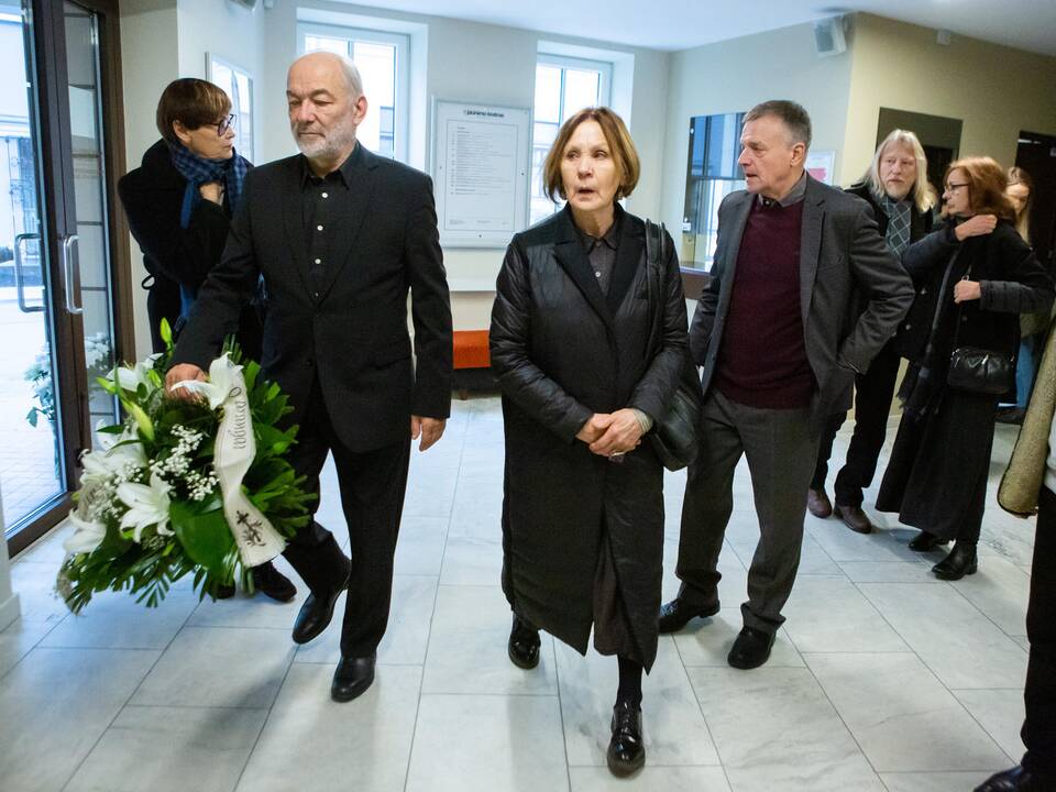 Atsisveikinimas su aktoriumi A. Storpirščiu
