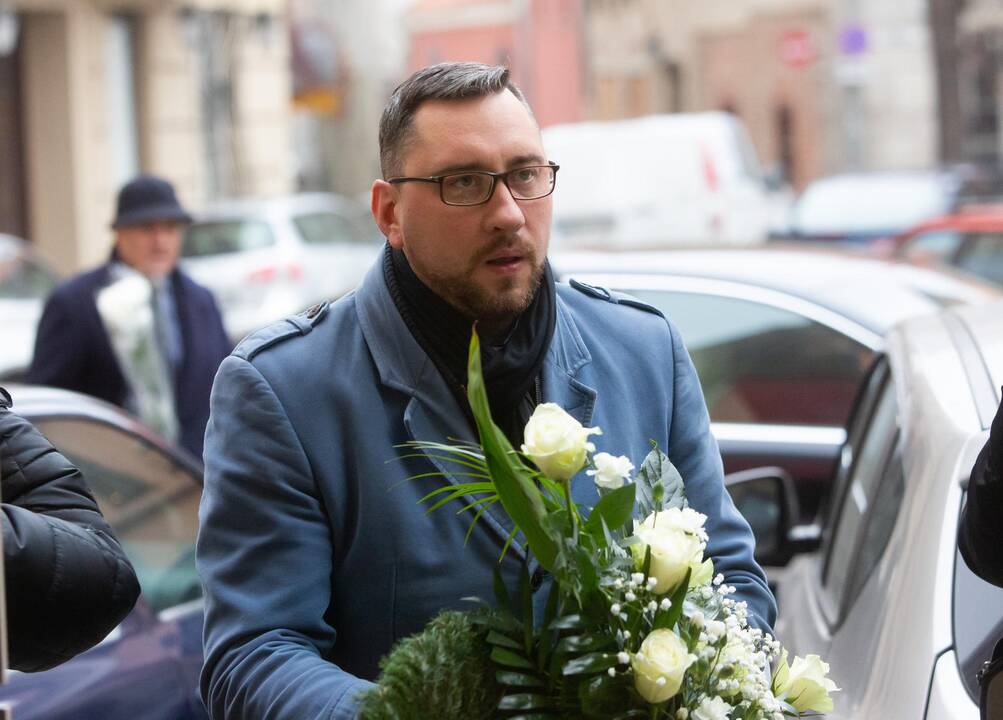 Atsisveikinimas su aktoriumi A. Storpirščiu