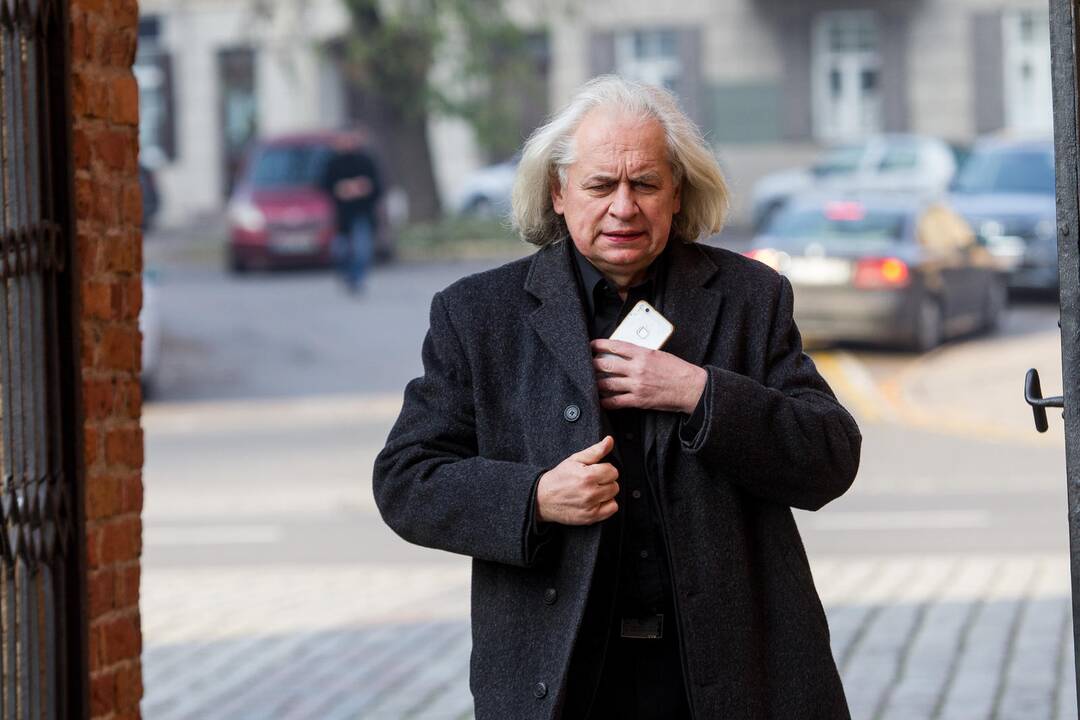 Atsisveikinimas su aktoriumi A. Storpirščiu