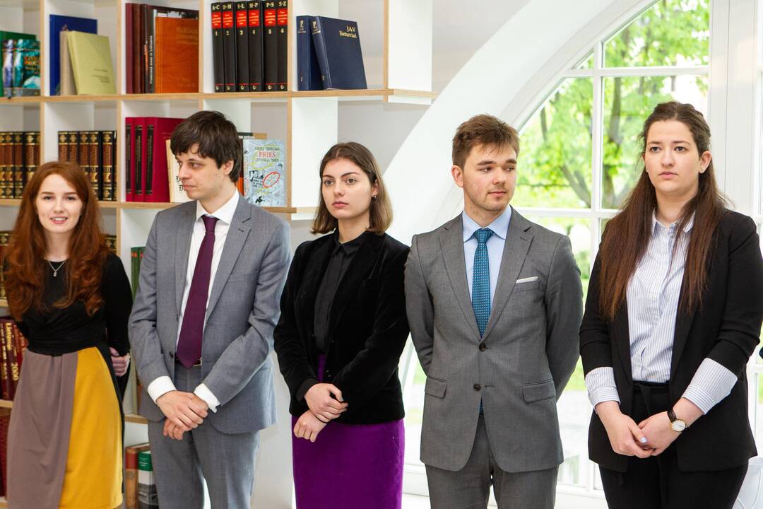 Prezidentė susitiko su jaunaisiais išradėjais