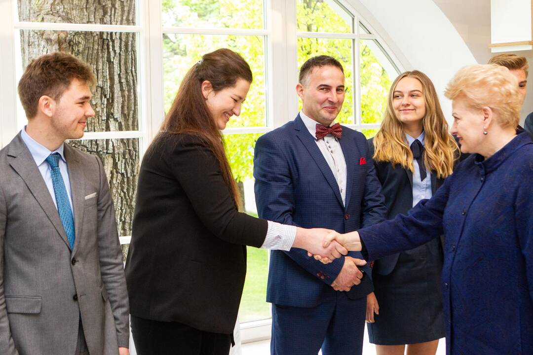 Prezidentė susitiko su jaunaisiais išradėjais