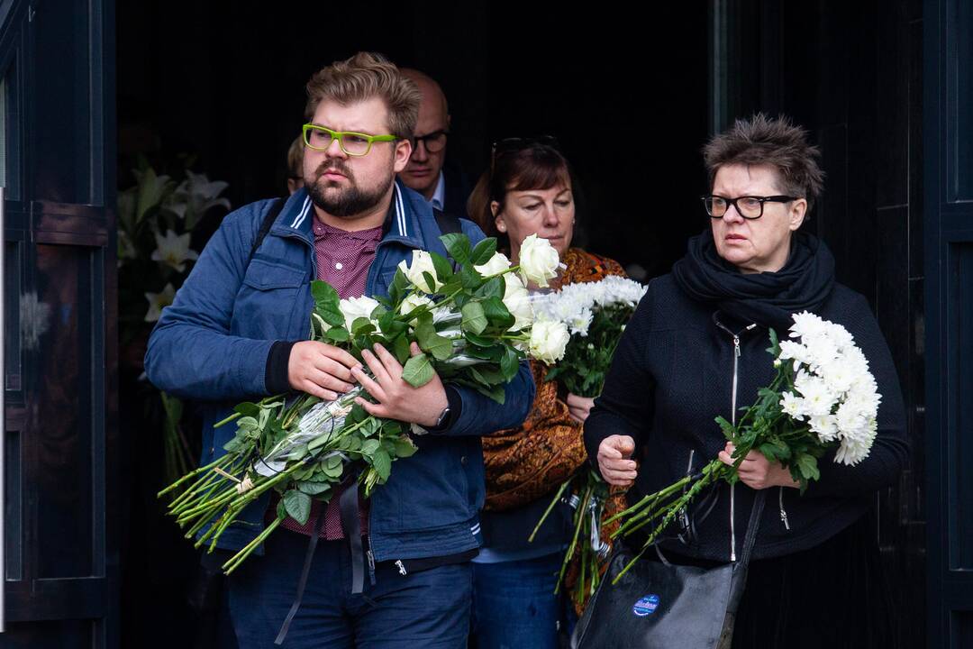 V. Šerėnas išlydėtas amžinojo poilsio