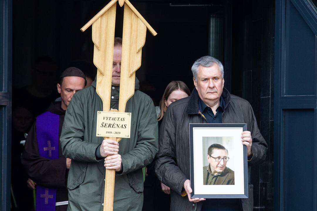 V. Šerėnas išlydėtas amžinojo poilsio