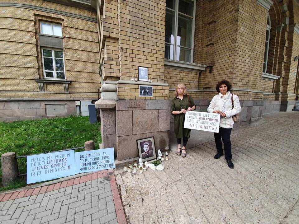 Piketas dėl J. Noreikos atminimo lentos nuėmimo