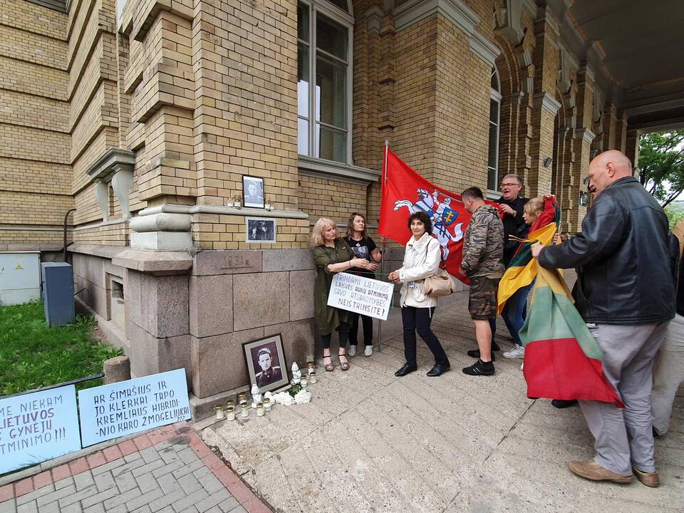 Piketas dėl J. Noreikos atminimo lentos nuėmimo