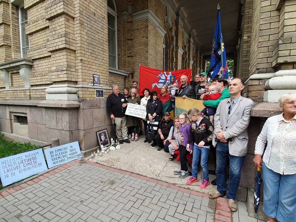 Piketas dėl J. Noreikos atminimo lentos nuėmimo