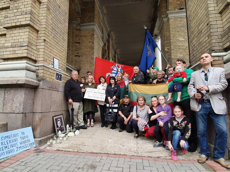 Piketas dėl J. Noreikos atminimo lentos nuėmimo