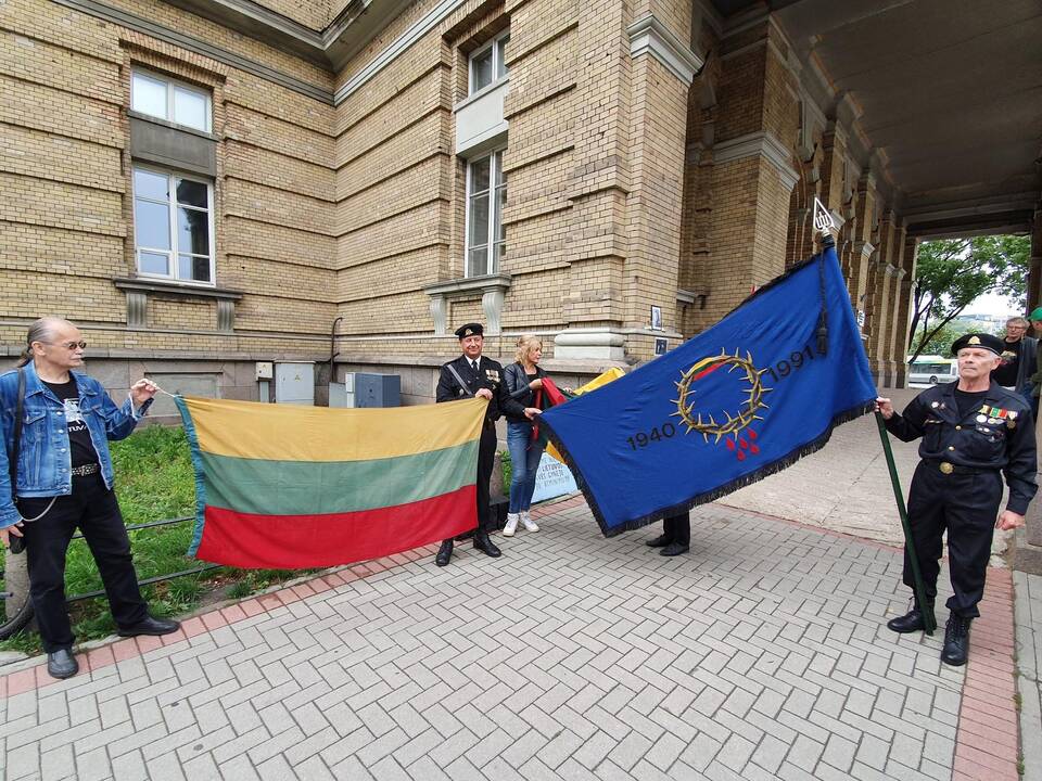 Piketas dėl J. Noreikos atminimo lentos nuėmimo