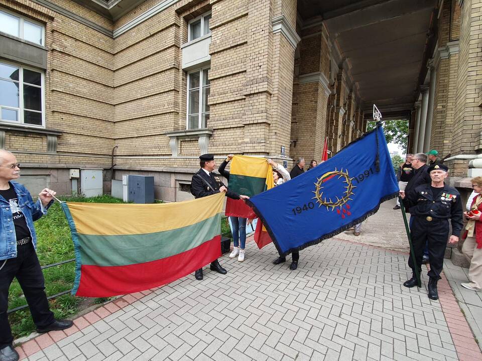 Piketas dėl J. Noreikos atminimo lentos nuėmimo