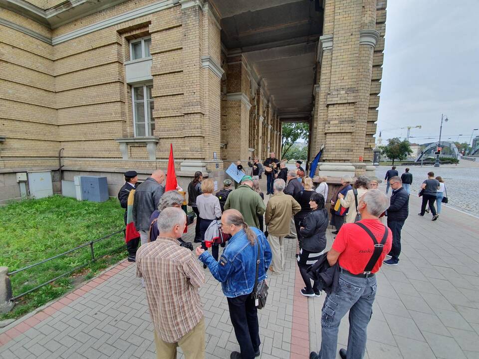 Piketas dėl J. Noreikos atminimo lentos nuėmimo