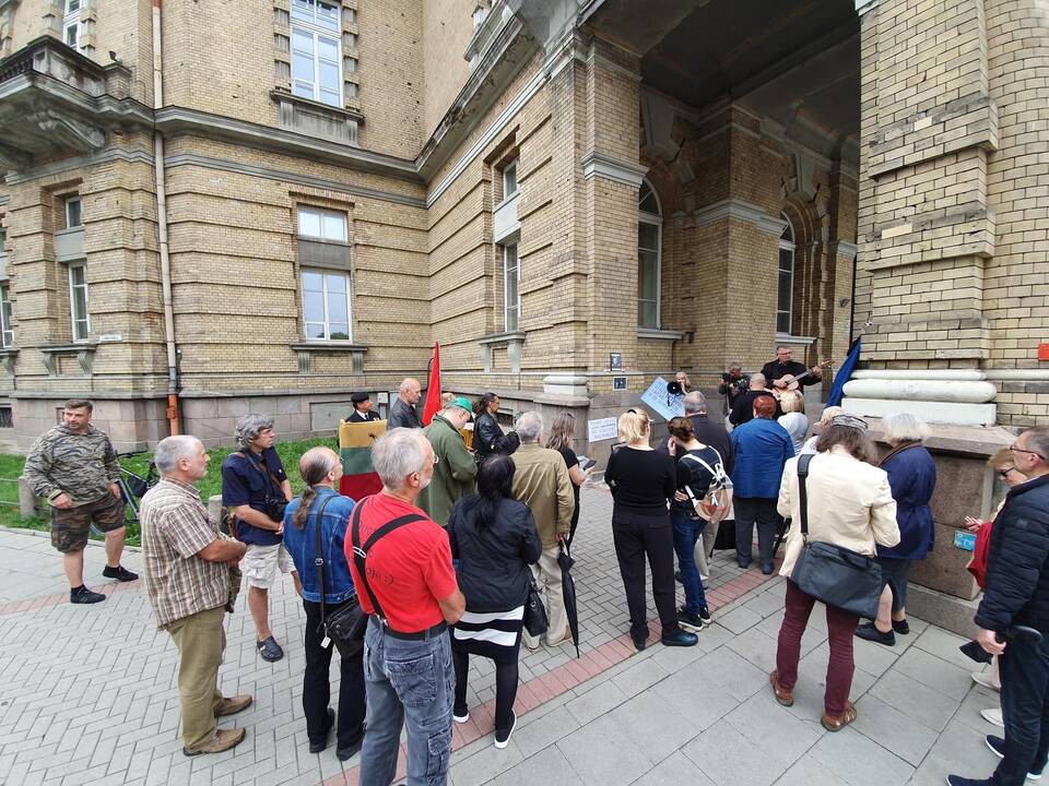 Piketas dėl J. Noreikos atminimo lentos nuėmimo