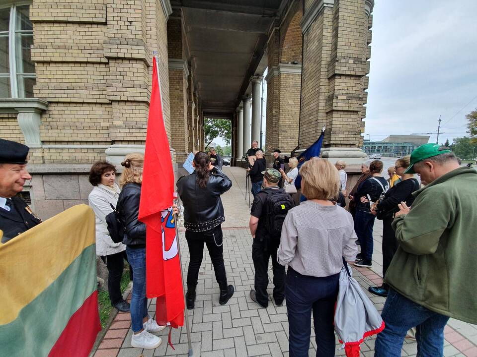 Piketas dėl J. Noreikos atminimo lentos nuėmimo