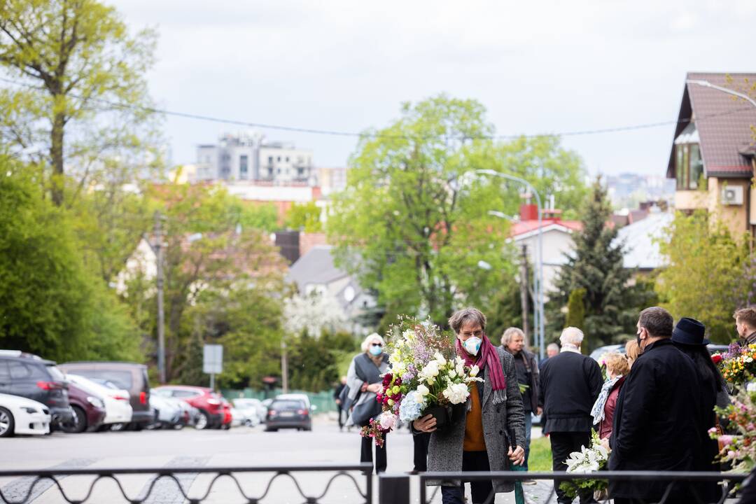 Į amžinojo poilsio vietą išlydėta R. Kmieliauskaitė