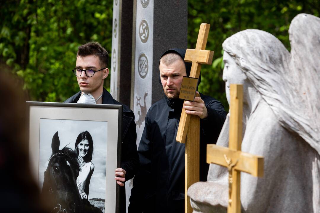Į amžinojo poilsio vietą išlydėta R. Kmieliauskaitė